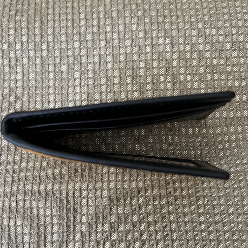 Michael Kors Pebbled Leather Bi Fold Compact ID Card Holder Wallet NWOT - Picture 6 of 7